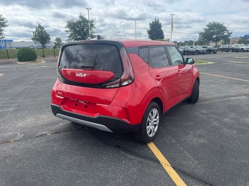 Used 2023 Kia Soul LX image 12