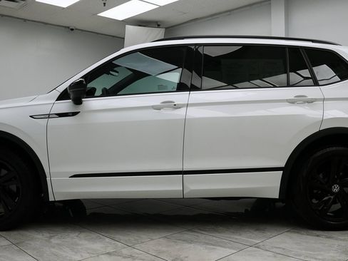 Used 2024 Volkswagen Tiguan SE R-Line image 9