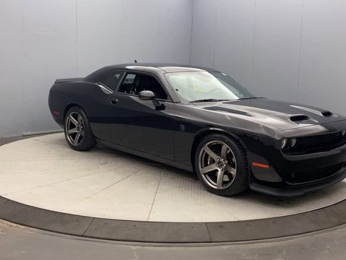 Used 2022 Dodge Challenger SRT Hellcat w/ Plus Package RWD image 7