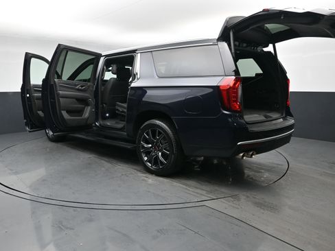 Used 2023 GMC Yukon XL Denali w/ Denali Reserve Package image 32