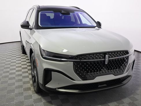 New 2026 Lincoln Nautilus Reserve w/ Jet Appearance Package AWD/4WD image 9