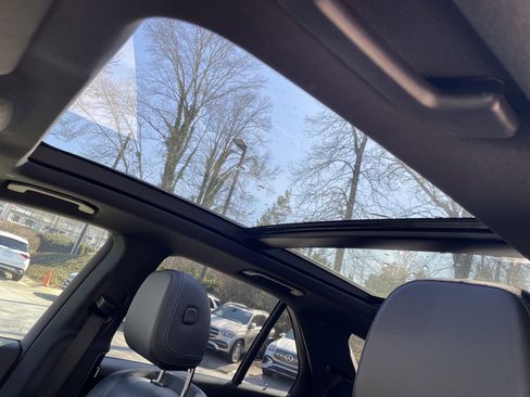 Certified 2025 Mercedes-Benz GLE 350 4MATIC w/ AMG Line Exterior image 22