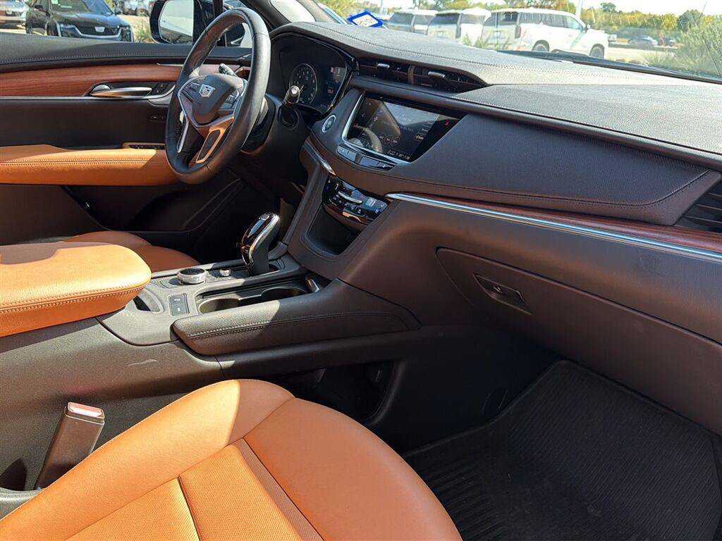 Used 2024 Cadillac XT5 Premium Luxury w/ Technology Package FWD image 12