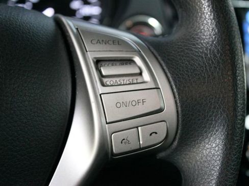 Used 2016 Nissan Rogue SV w/ SV Premium Package FWD image 12