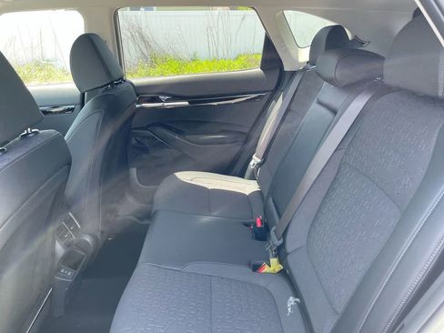 Used 2025 Kia Seltos S image 48