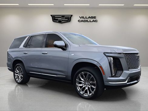 Certified 2026 Cadillac Escalade Luxury w/ LPO, Radiant Package AWD/4WD image 7