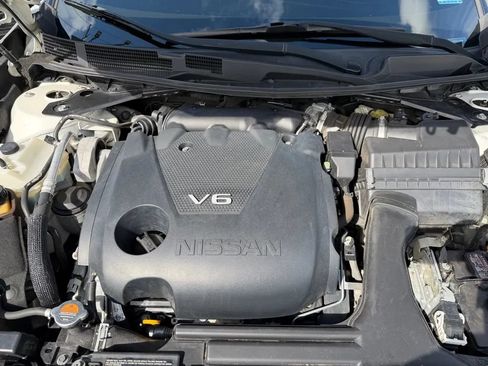 Used 2016 Nissan Maxima Platinum FWD image 11