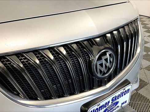 Used 2017 Buick Regal Sport Touring image 28