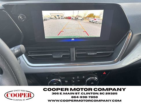 Used 2025 Chevrolet Trax LT image 24