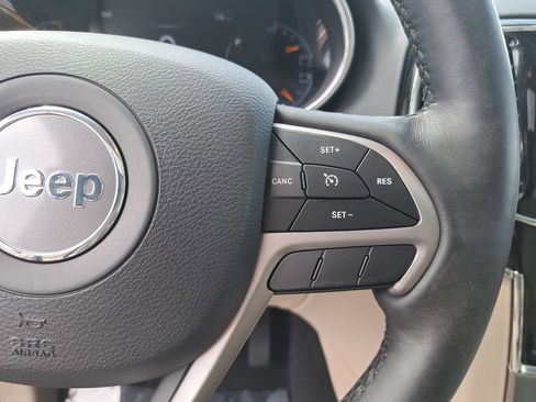 Used 2019 Jeep Grand Cherokee Limited AWD/4WD image 19