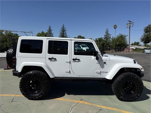 Used 2018 Jeep Wrangler Unlimited Sport AWD/4WD image 6