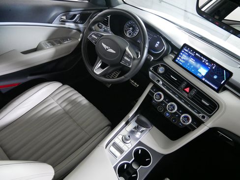 Used 2022 Genesis G70 3.3T w/ Sport Advanced Package image 9