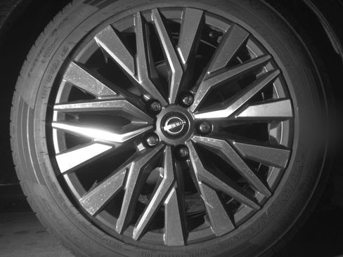 Used 2025 Nissan Altima 2.5 SV FWD image 18