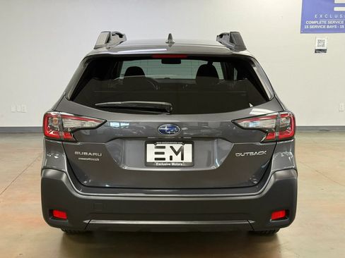 Used 2023 Subaru Outback Premium AWD/4WD image 6