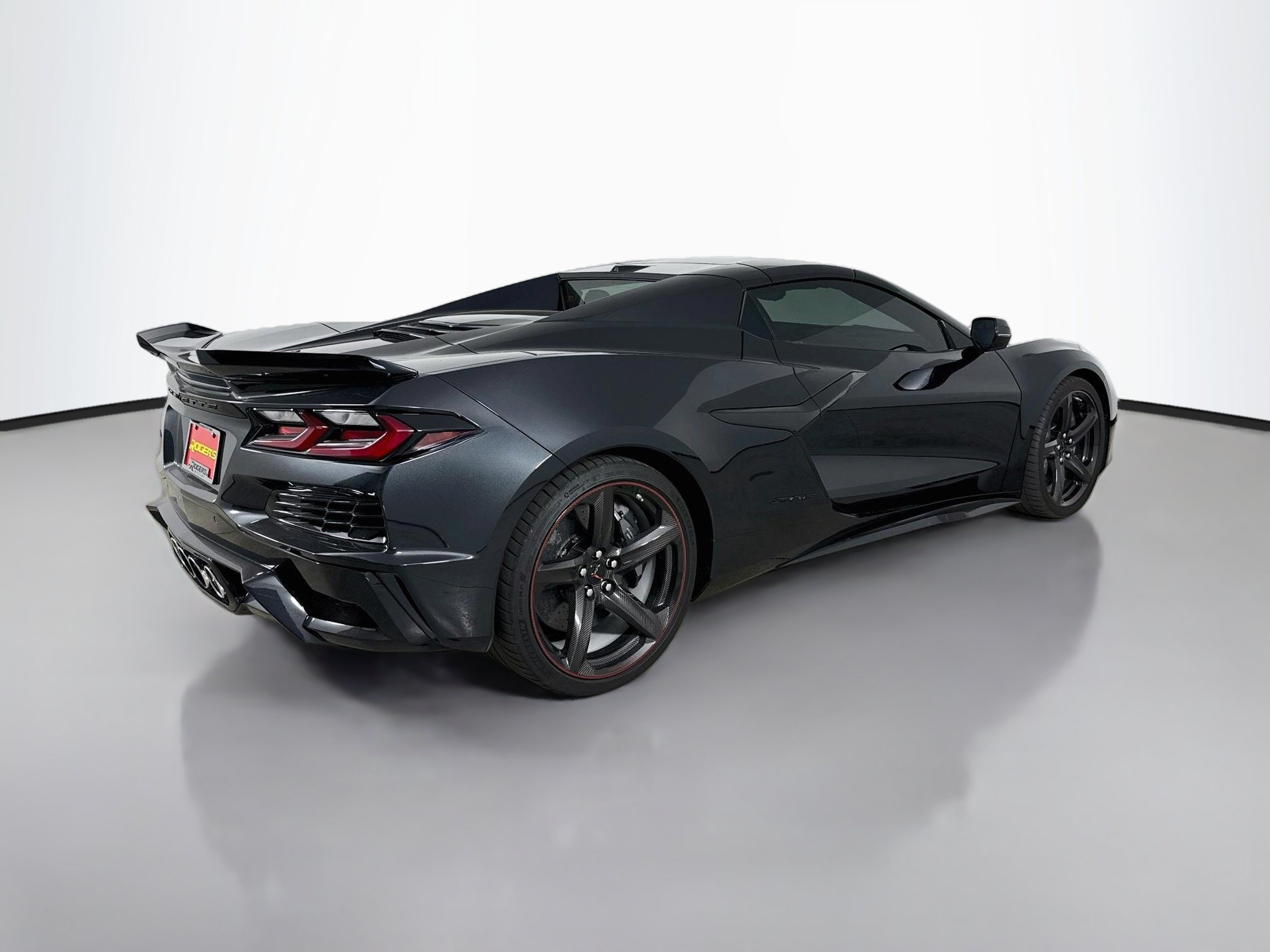 Used 2024 Chevrolet Corvette Z06 RWD image 8