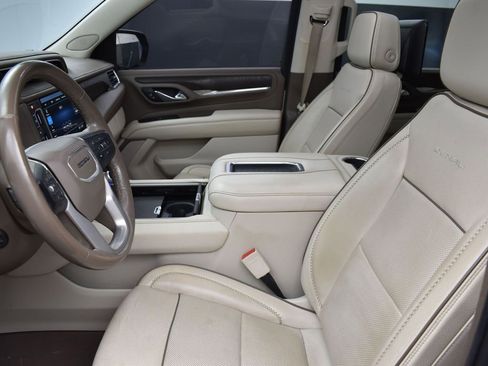 Used 2021 GMC Yukon Denali w/ Denali Premium Package image 13
