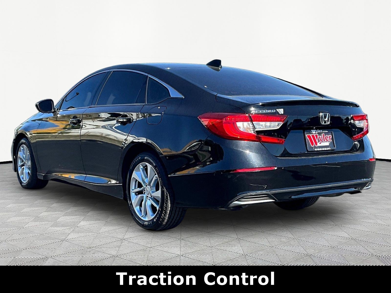 Used 2018 Honda Accord LX image 4