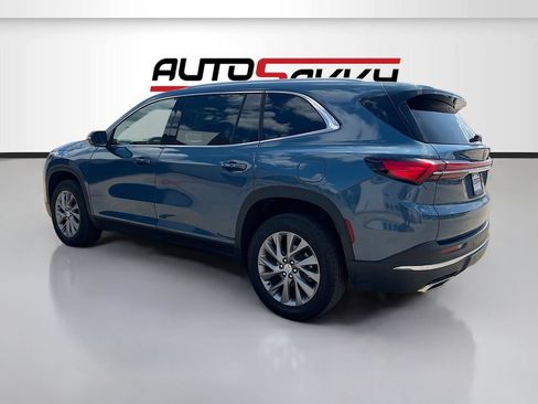 Used 2025 Buick Enclave Preferred FWD image 5