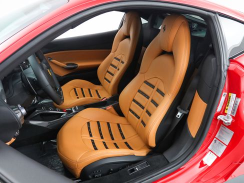 Used 2018 Ferrari 488 GTB image 5