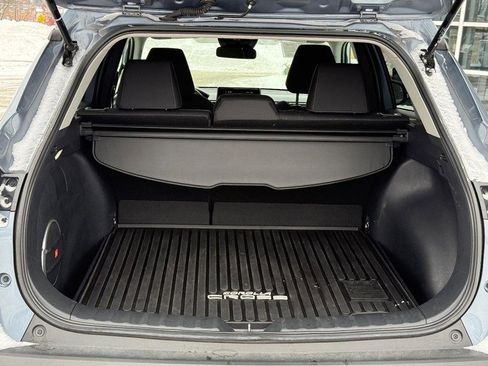 Used 2024 Toyota Corolla Cross LE image 9