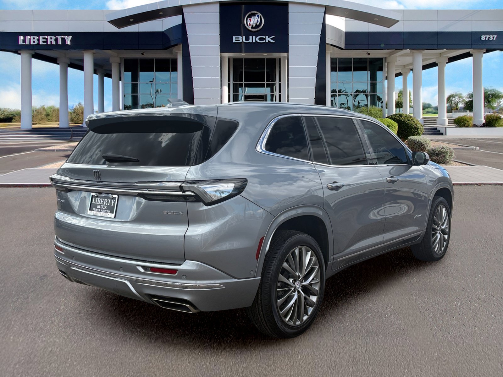 Used 2025 Buick Enclave Avenir w/ Super Cruise Package FWD image 3