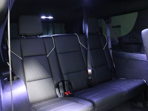 Used 2025 Cadillac Escalade ESV Premium Luxury w/ Touring Package AWD/4WD image 17