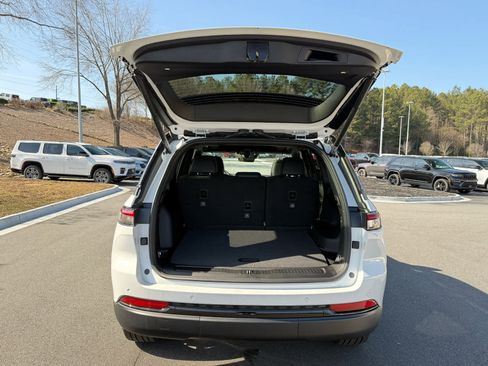 New 2025 Jeep Grand Cherokee Limited image 30