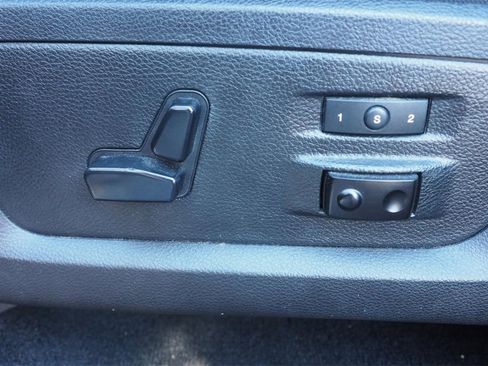 Used 2016 RAM 1500 Laramie w/ Convenience Group image 18