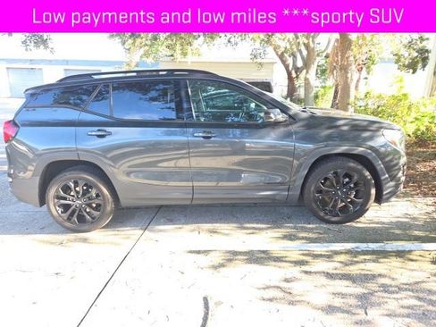 Used 2021 GMC Terrain SLE w/ Elevation Edition FWD image 3
