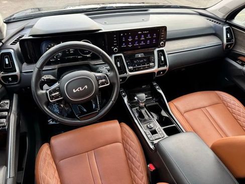 Used 2022 Kia Sorento SX Prestige w/ Rust Color Package image 6