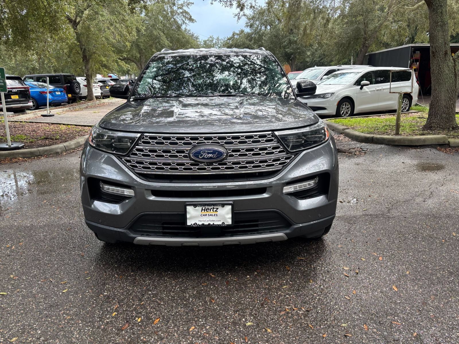 Used 2024 Ford Explorer Limited AWD/4WD image 2