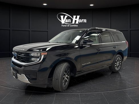Used 2025 Ford Expedition Platinum AWD/4WD image 3