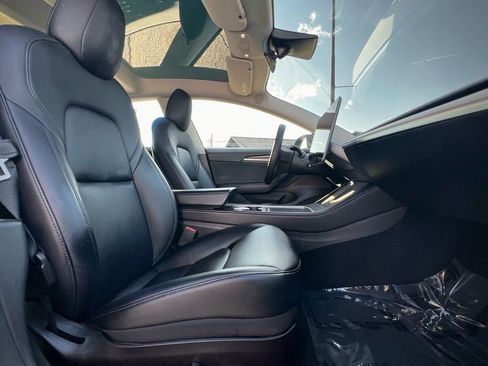 Used 2022 Tesla Model 3 image 25