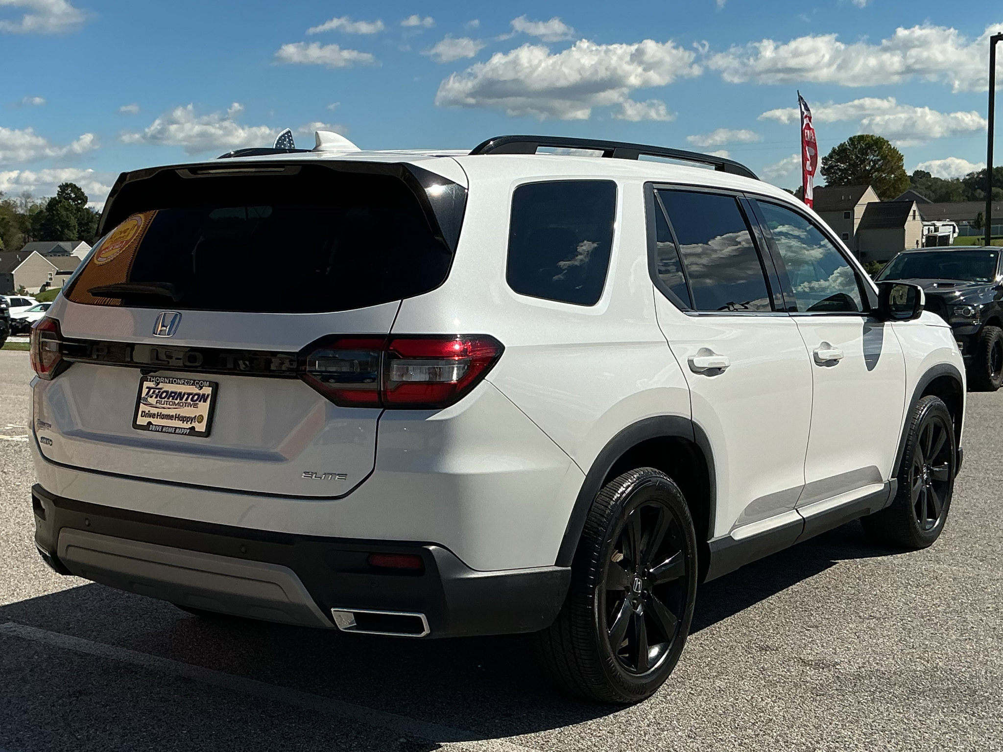 Used 2023 Honda Pilot Elite image 3