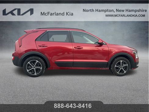 Used 2024 Kia Niro LX image 8