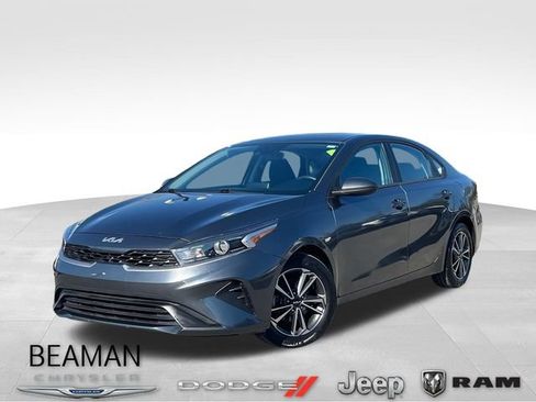 Used 2022 Kia Forte LXS image 1