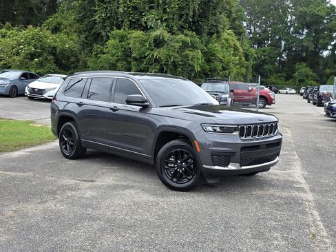 Used 2024 Jeep Grand Cherokee L Laredo w/ Trailer Tow Package AWD/4WD image 2