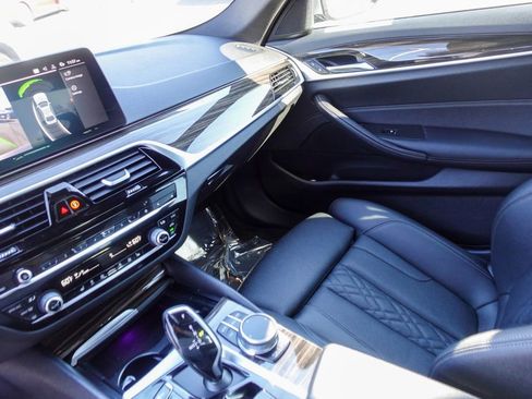Used 2021 BMW 530i image 22