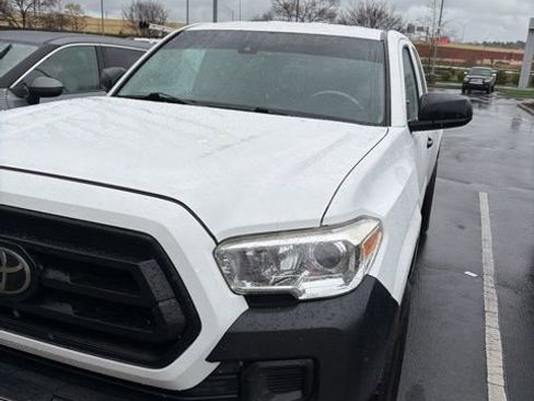 Used 2020 Toyota Tacoma SR image 8