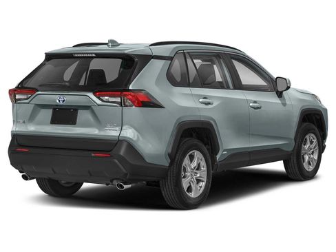Used 2022 Toyota RAV4 XLE w/ Convenience Package AWD/4WD image 2