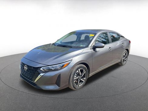 Used 2025 Nissan Sentra SV image 7