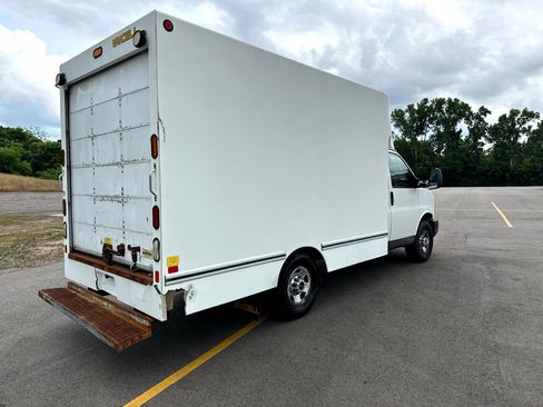 Used 2012 GMC Savana 3500 image 3