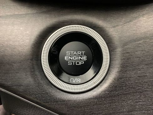 Used 2022 Jeep Grand Cherokee L Limited image 27