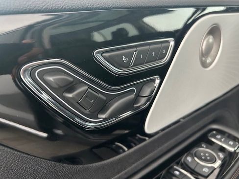 Used 2023 Lincoln Aviator Reserve w/ Equipment Group 201A AWD/4WD image 8