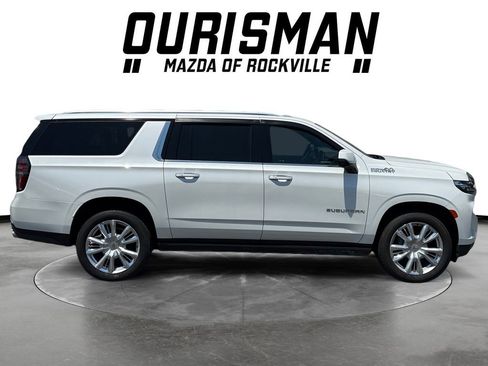 Used 2024 Chevrolet Suburban High Country w/ Premium Package AWD/4WD image 7