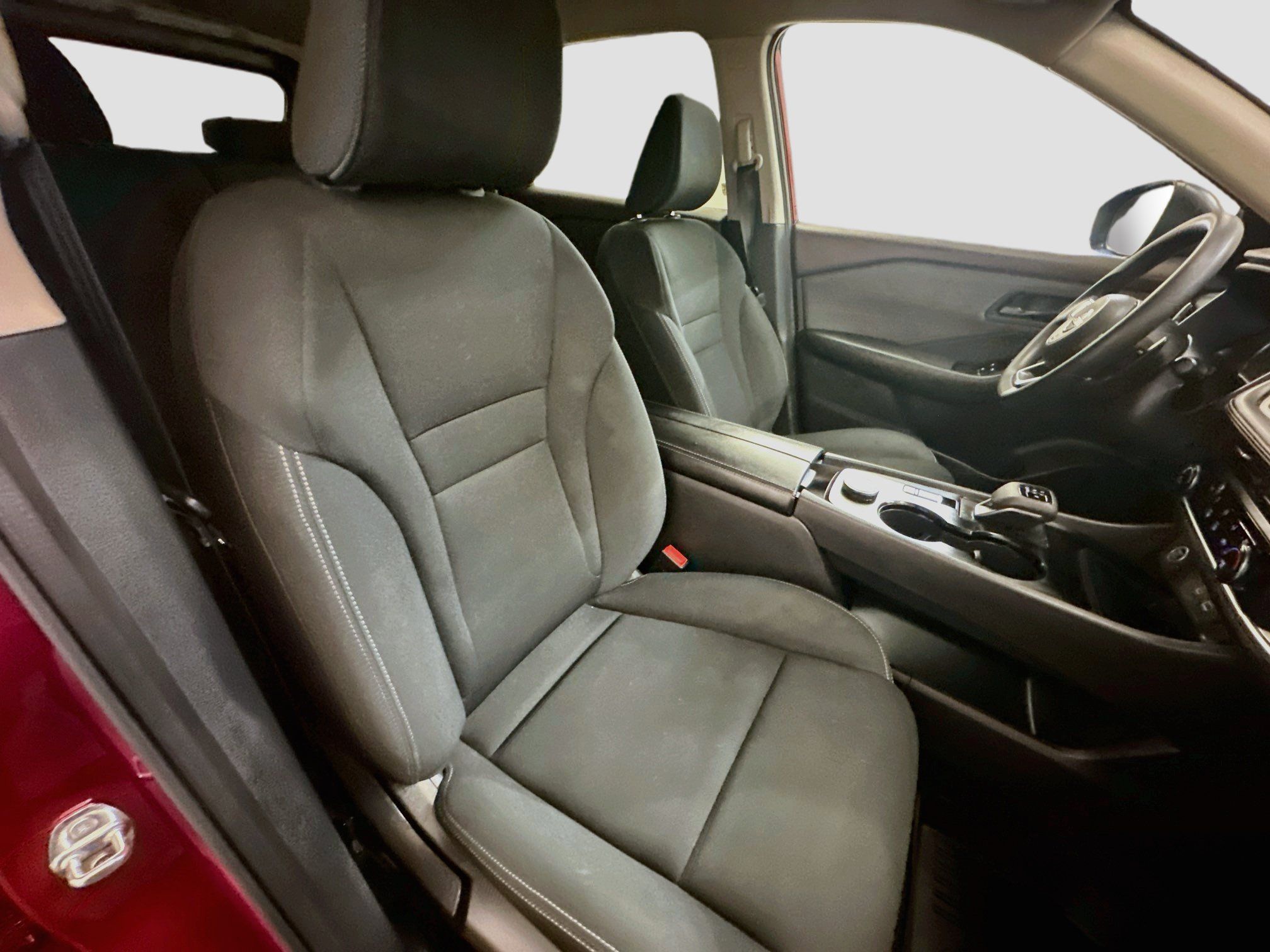 Used 2023 Nissan Rogue S AWD/4WD image 31