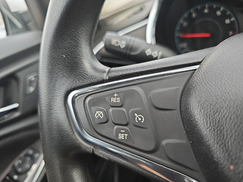 Used 2018 Chevrolet Malibu LT FWD image 16