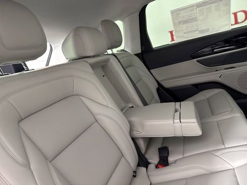 New 2026 Lincoln Nautilus Premier image 23