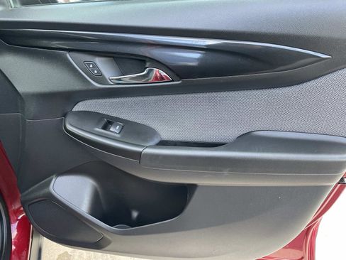 Used 2025 Chevrolet TrailBlazer LT image 25