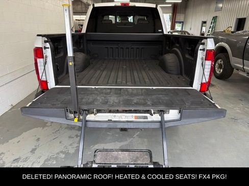 Used 2017 Ford F250 King Ranch w/ FX4 Off-Road Package AWD/4WD image 10